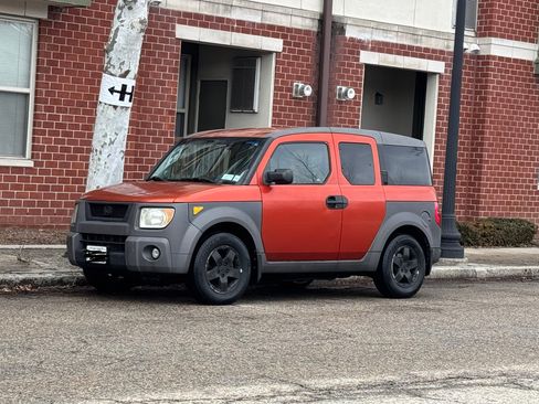 Used 2004 Honda Element EX image 2