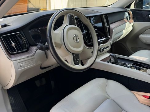 Used 2021 Volvo XC60 T8 Inscription Expression w/ Advanced Package AWD/4WD image 8