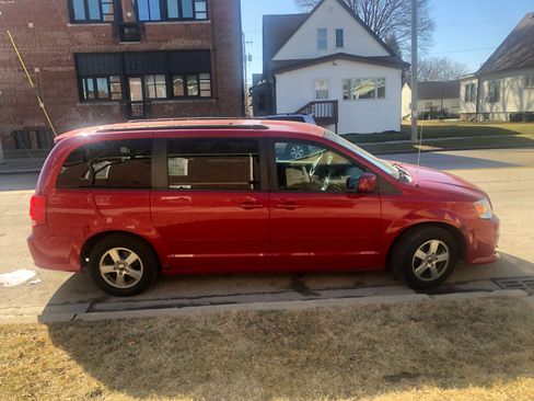 Used 2012 Dodge Grand Caravan SXT image 6