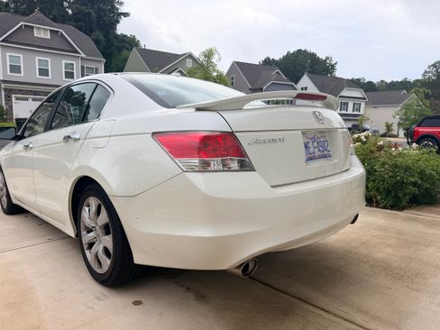 Used 2010 Honda Accord EX-L image 6