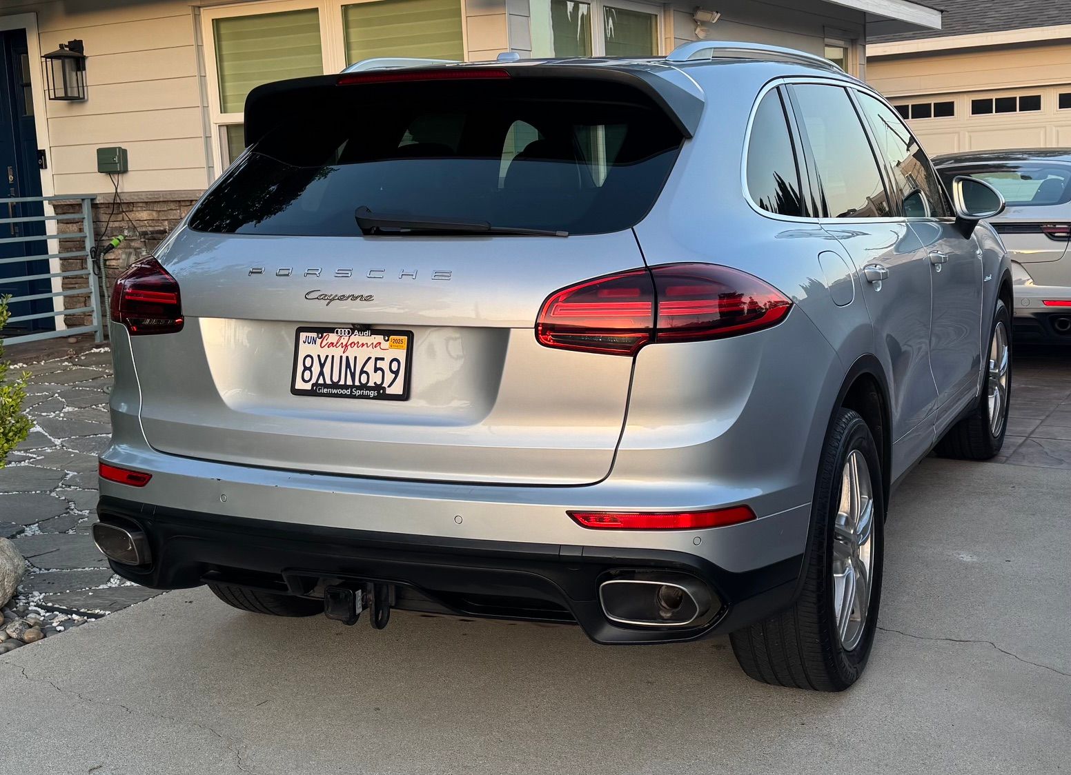 Used 2015 Porsche Cayenne Diesel AWD/4WD image 2