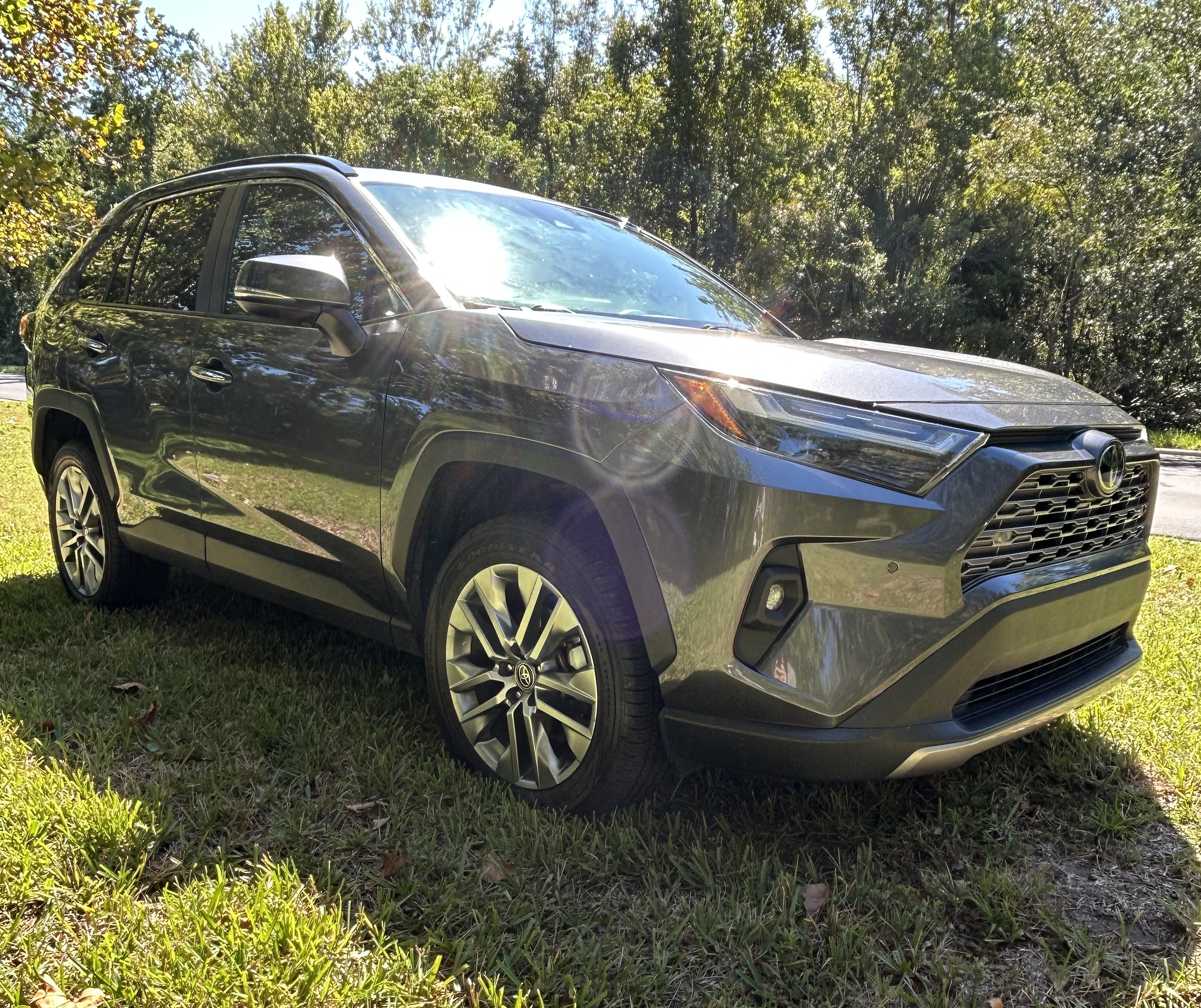 Used 2023 Toyota RAV4 Limited AWD/4WD image 2