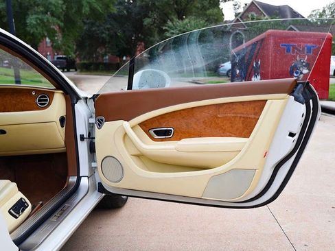 Used 2012 Bentley Continental GT image 16