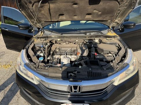 Used 2017 Honda Accord LX image 5