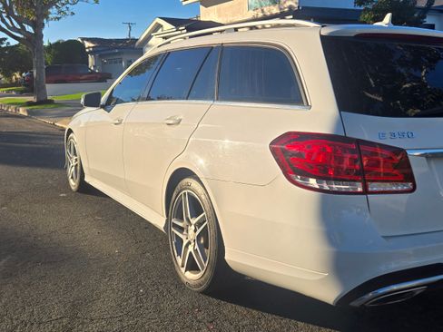Used 2014 Mercedes-Benz E 350 E 350 4MATIC Wagon 4D image 5