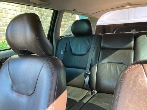 Used 2003 Volvo XC70 AWD/4WD image 9