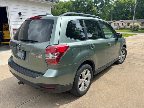Used 2016 Subaru Forester 2.5i Premium AWD/4WD image 2