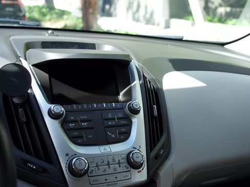 Used 2017 Chevrolet Equinox Premier w/ Enhanced Convenience Package image 10