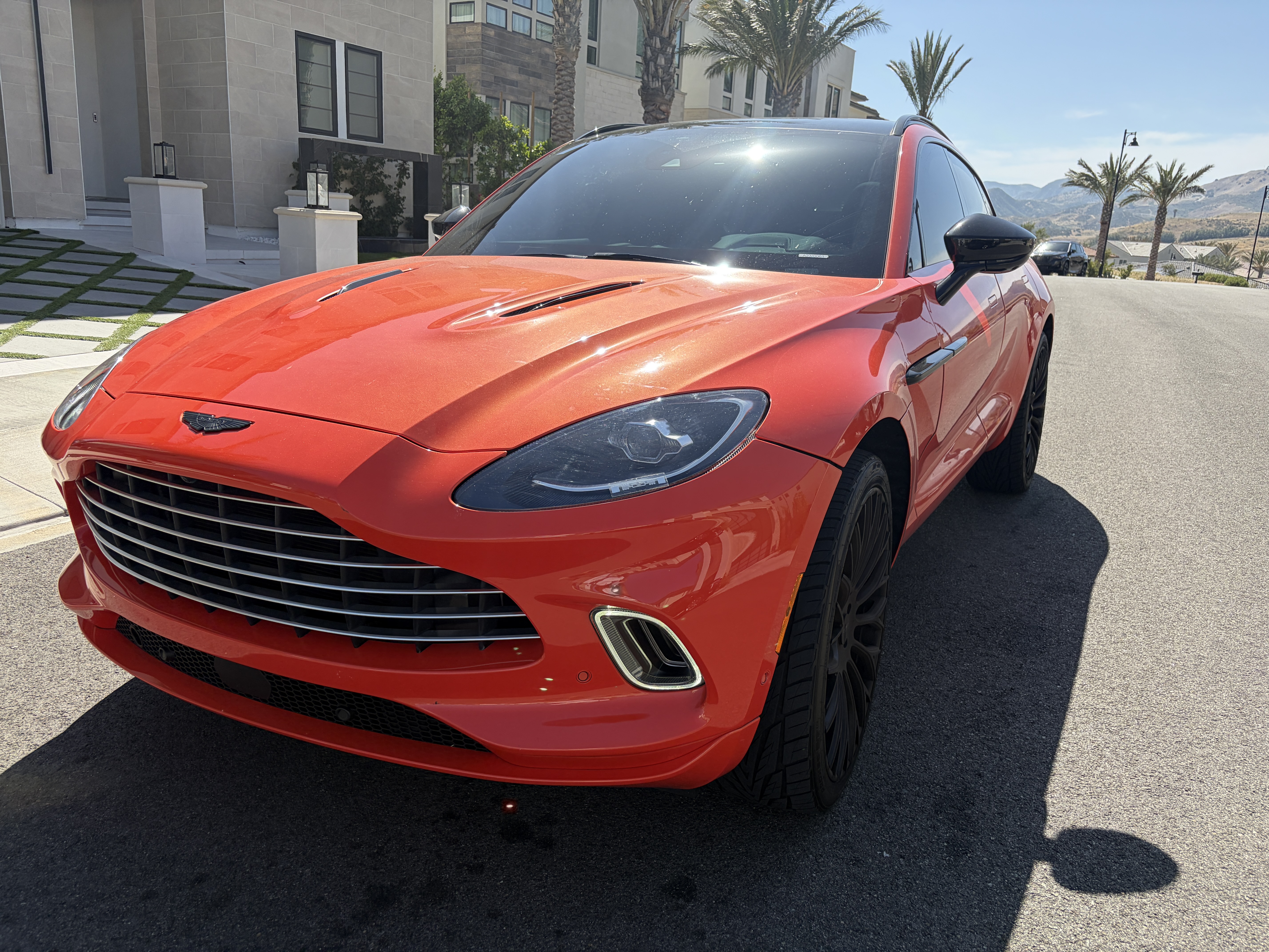 Used 2023 Aston Martin DBX AWD/4WD image 1