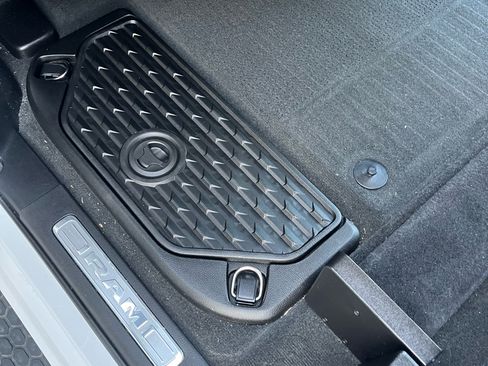 Used 2022 RAM 1500 Laramie image 13