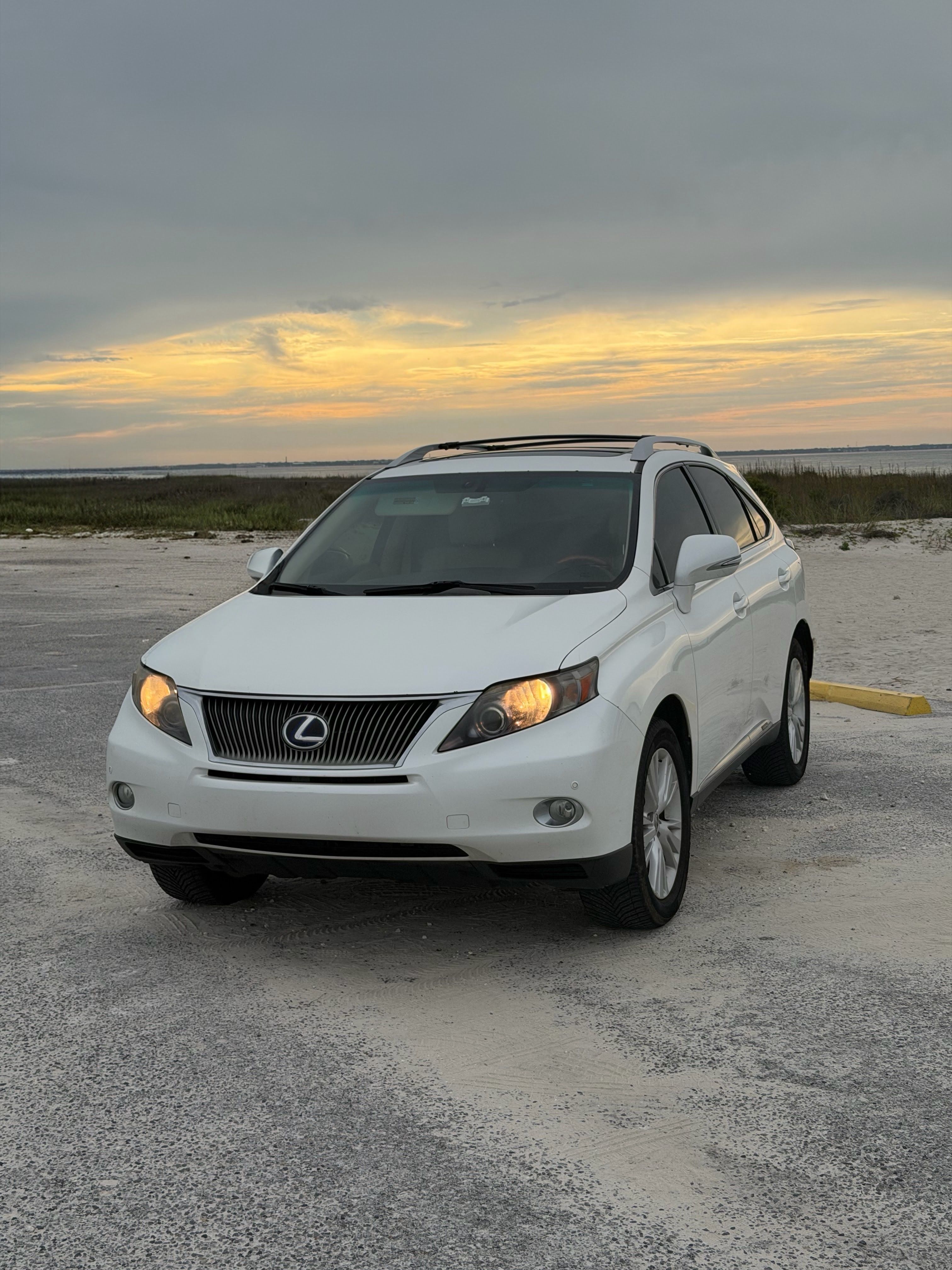 Used 2010 Lexus RX 450h AWD w/ Premium Pkg image 2