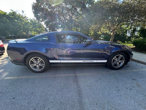 Used 2012 Ford Mustang Premium RWD image 4