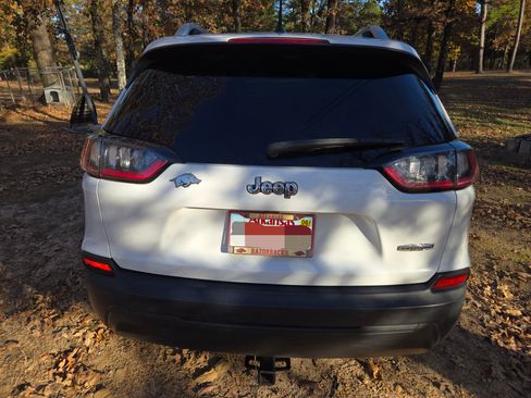 Used 2019 Jeep Cherokee Latitude w/ Popular Appearance Group image 5