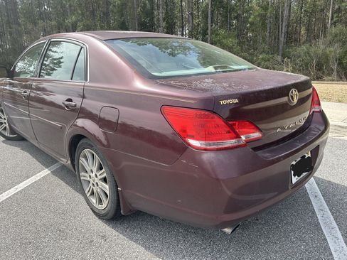 Used 2006 Toyota Avalon Limited image 2