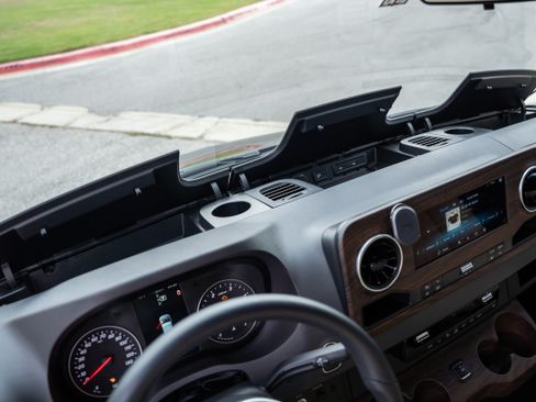 Used 2023 Mercedes-Benz Sprinter 3500 image 12