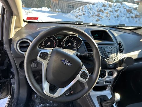 Used 2017 Ford Fiesta SE w/ Cold Weather Package image 15