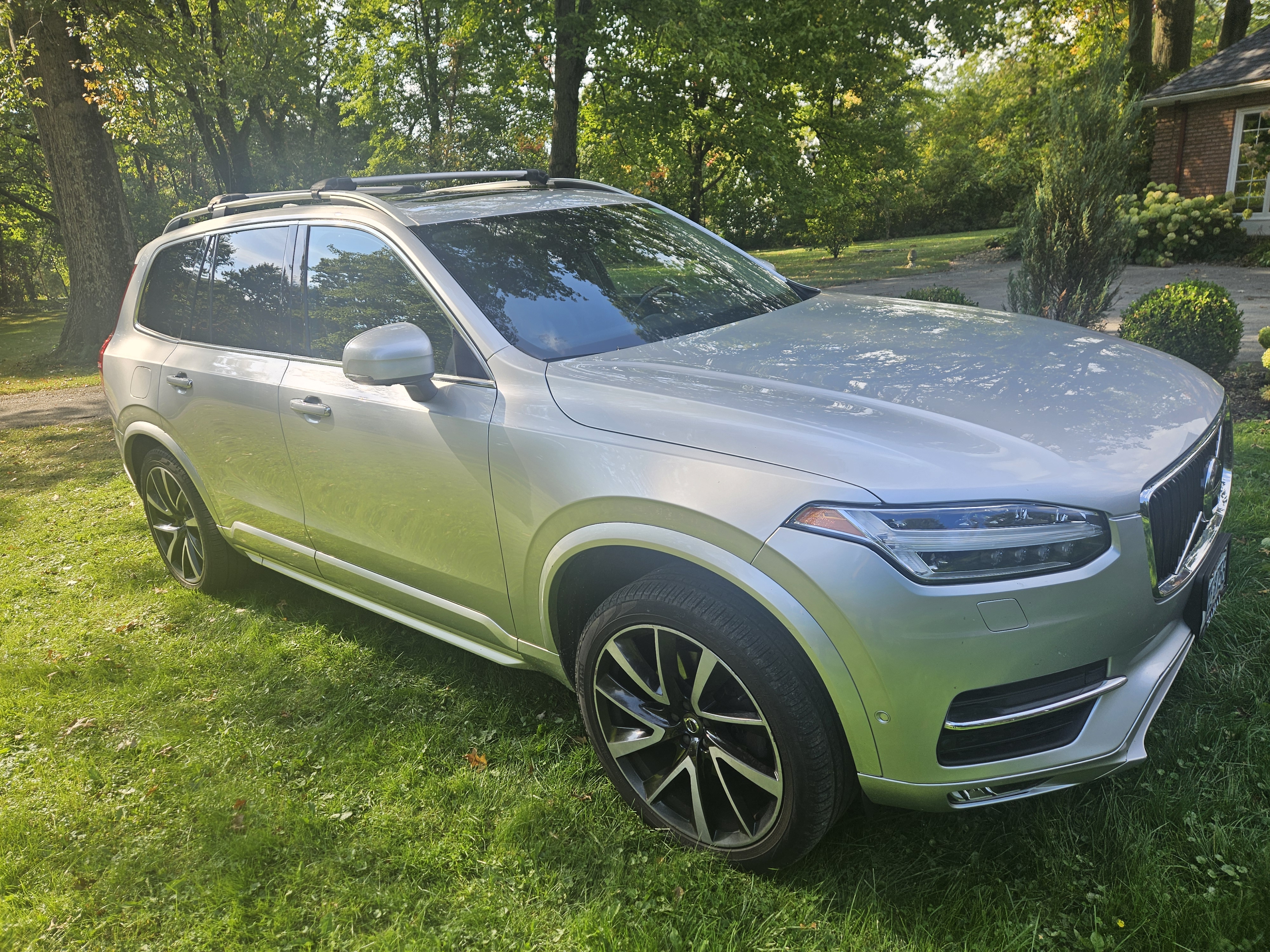 Used 2018 Volvo XC90 T6 Momentum w/ Convenience Package AWD/4WD image 5