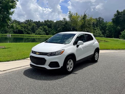 Used 2021 Chevrolet Trax LS w/ Tint and Cruise Package FWD image 1