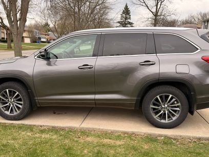 Used 2017 Toyota Highlander XLE