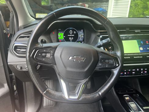 Used 2023 Chevrolet Bolt EUV LT w/ Convenience Package FWD image 8