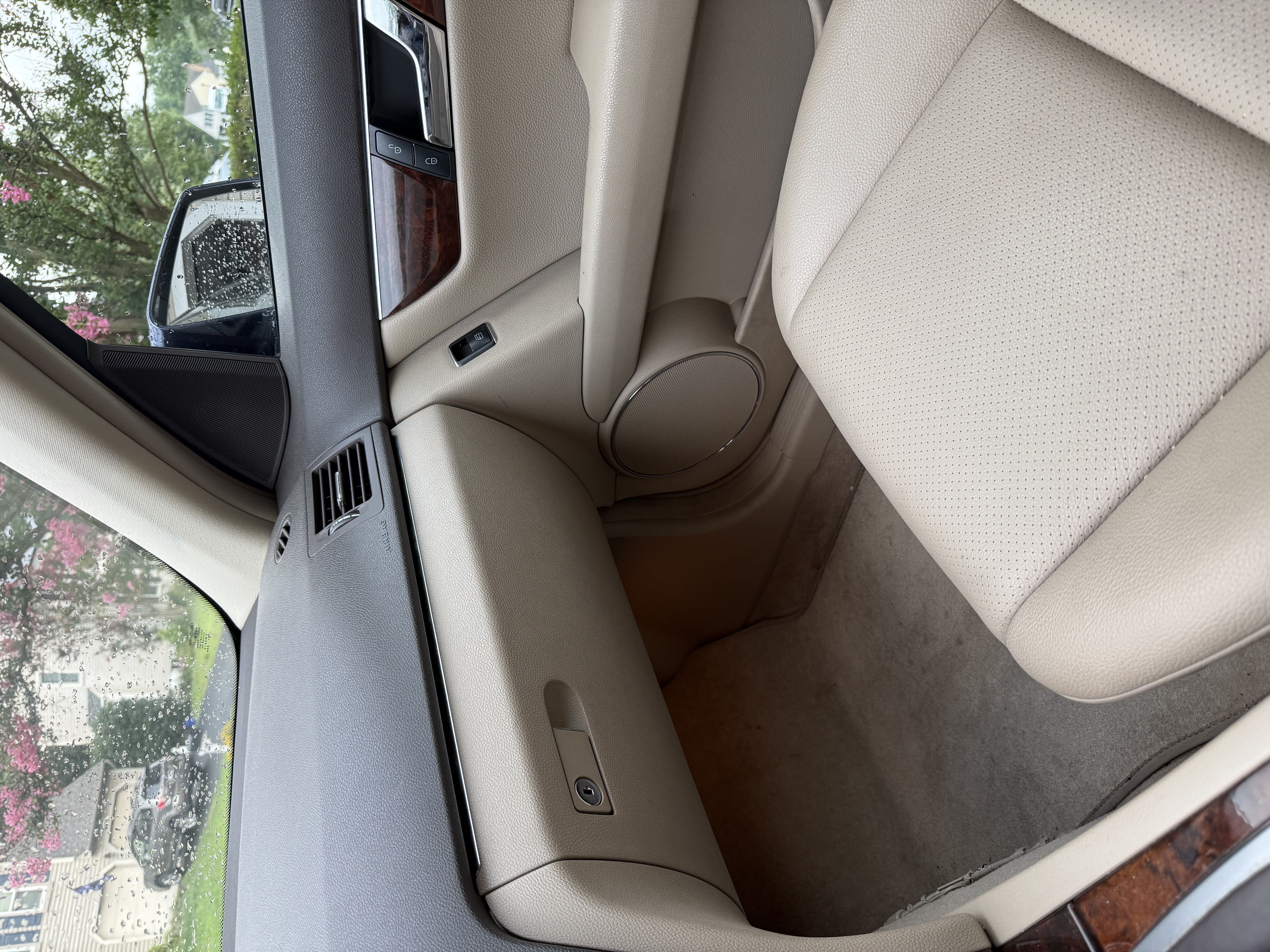 Used 2011 Mercedes-Benz C 300 4MATIC Sedan image 13