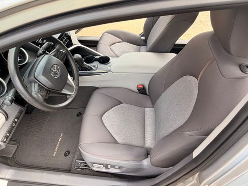 Used 2019 Toyota Camry LE FWD image 12