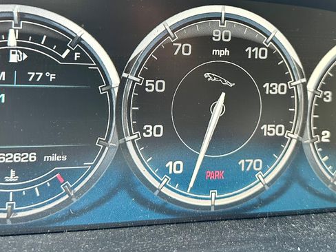 Used 2013 Jaguar XJ image 8