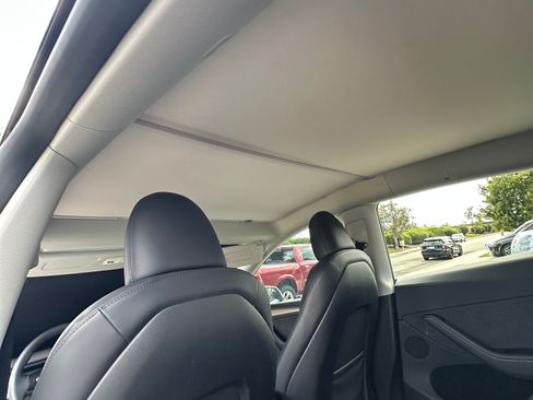 Used 2024 Tesla Model Y Long Range AWD/4WD image 8