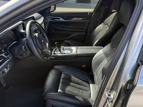 Used 2021 BMW 740i w/ M Sport Package image 6