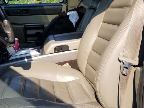 Used 2003 HUMMER H2 w/ Preferred Equipment Group image 18