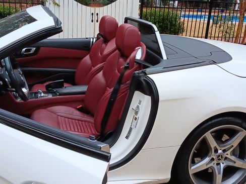Used 2017 Mercedes-Benz SL 550 image 6