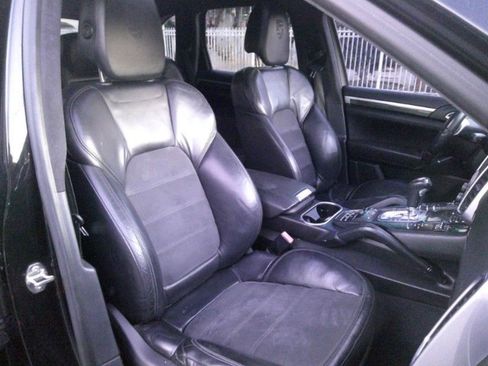 Used 2014 Porsche Cayenne GTS AWD/4WD image 10