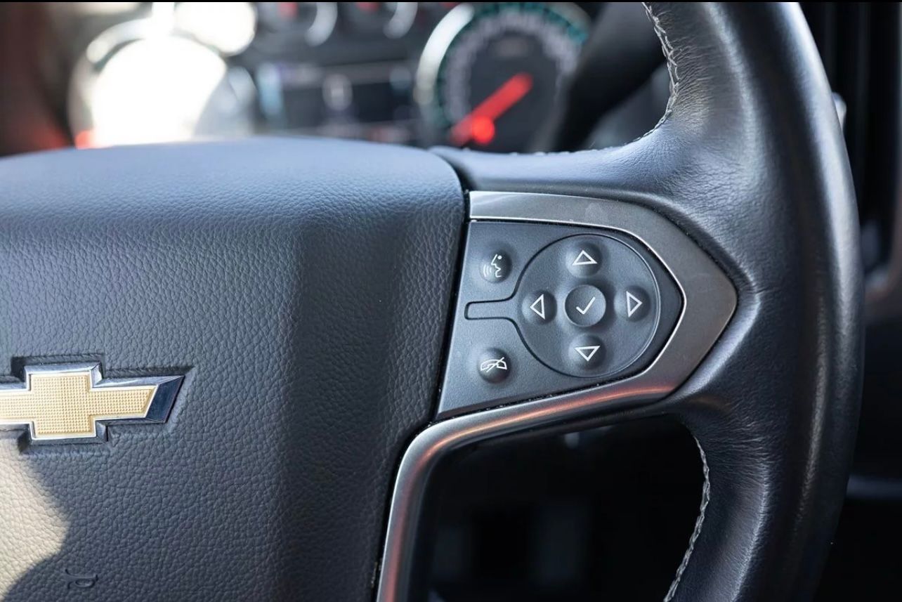 Used 2018 Chevrolet Silverado 1500 LT w/ Texas Edition RWD image 8