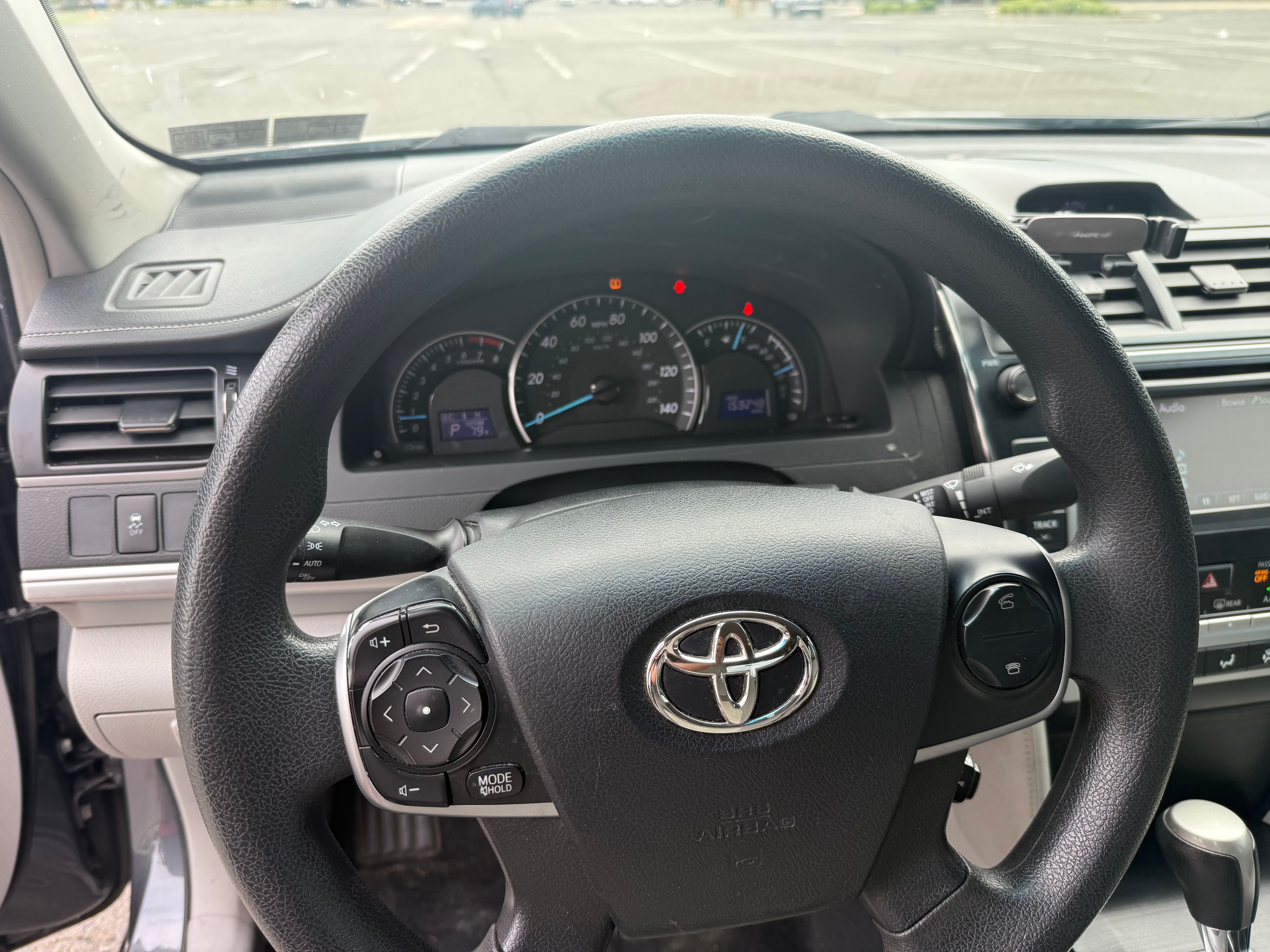 Used 2012 Toyota Camry LE FWD image 7