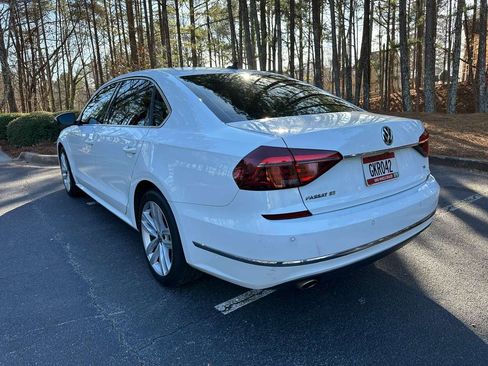 Used 2018 Volkswagen Passat 2.0T SE image 8