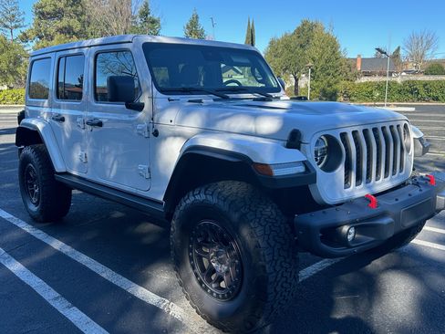 Used 2022 Jeep Wrangler Unlimited Rubicon w/ Xtreme Recon 35" Tire Package image 5