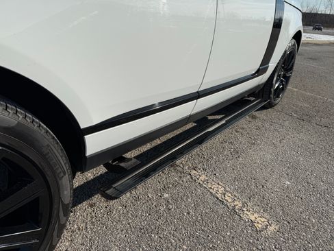 Used 2018 Land Rover Range Rover HSE image 15