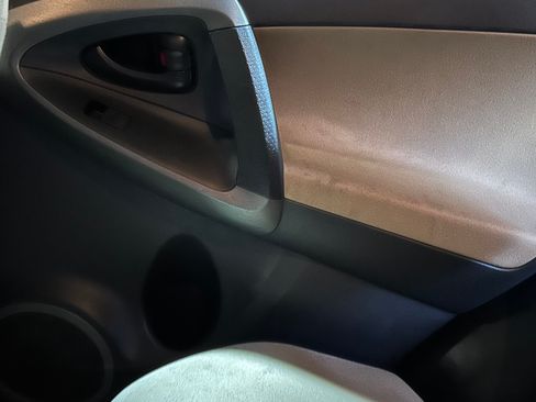 Used 2012 Toyota RAV4 4WD V6 w/ Tow Prep Pkg image 25