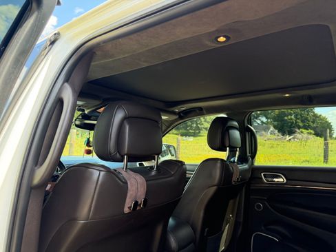Used 2019 Jeep Grand Cherokee Summit AWD/4WD image 12