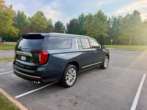 Used 2021 GMC Yukon XL Denali w/ Denali Premium Package AWD/4WD image 6