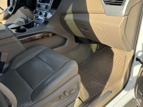 Used 2017 GMC Yukon SLT image 12