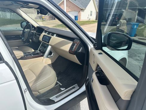 Used 2020 Land Rover Range Rover Long Wheelbase HSE image 21