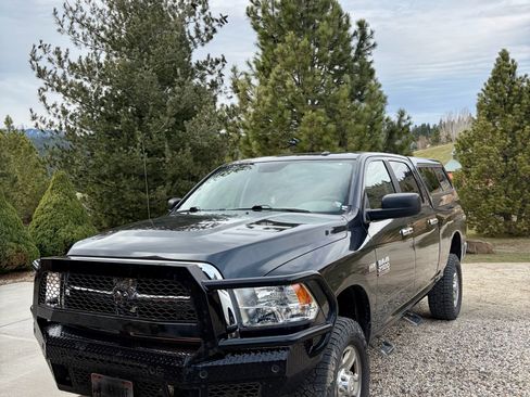 Used 2017 RAM 2500 SLT image 1