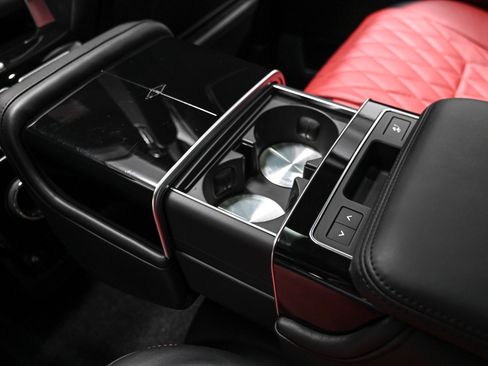 Used 2021 Land Rover Range Rover SV Autobiography Dynamic image 19