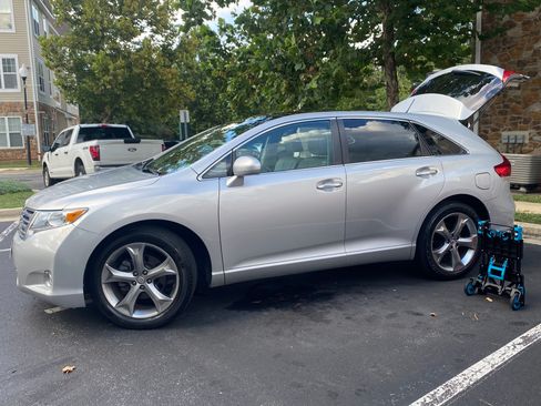 Used 2012 Toyota Venza Limited w/ Tow Pkg AWD/4WD image 10