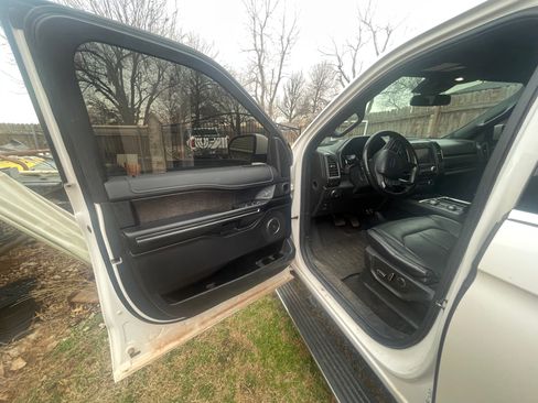 Used 2018 Ford Expedition Limited w/ Equipment Group 301A image 6