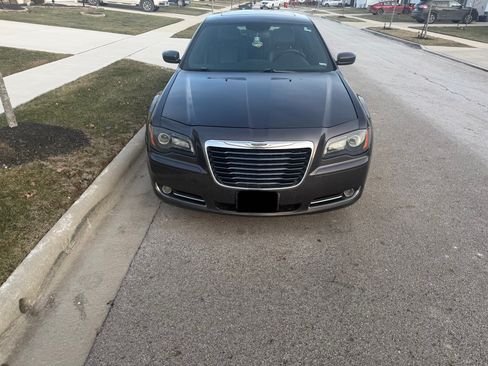 Used 2013 Chrysler 300 S image 5
