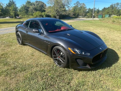 Used 2013 Maserati GranTurismo Sport image 17