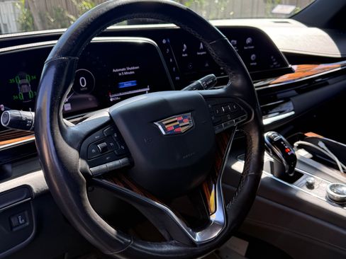 Used 2022 Cadillac Escalade ESV Luxury RWD image 6
