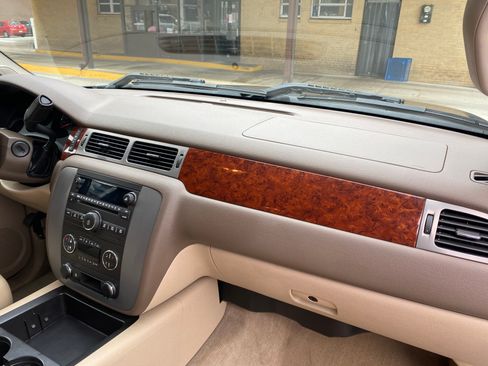 Used 2011 GMC Sierra 1500 SLT w/ Suspension Package, Off-Road image 16